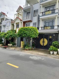 Bán khách sạn Tăng Nhơn Phú A (Đường D2) – Dòng tiền ổn định, pháp lý sổ hồng riêng.